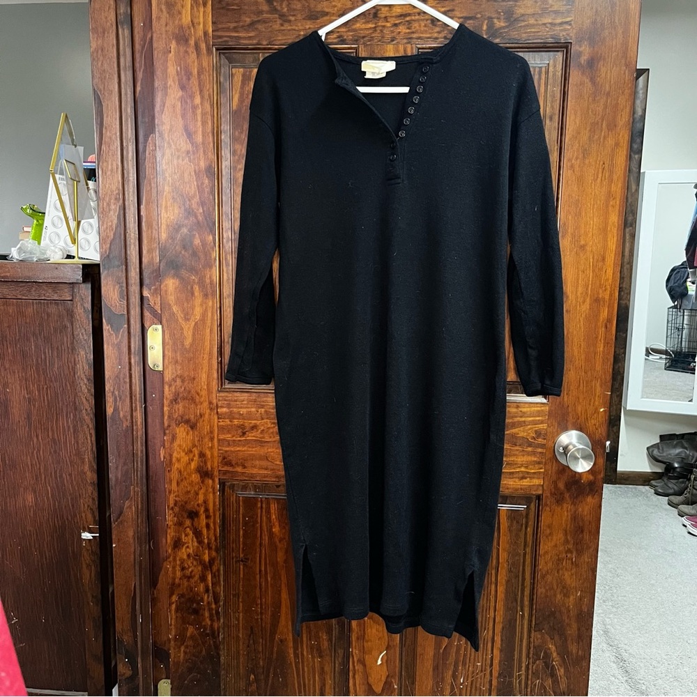 Vintage Victoria Secret Gold Crown Label Black Nightgown, 100% Acrylic